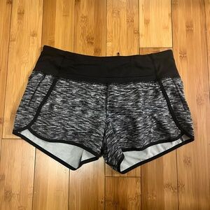 Lululemon Women's Run Times Mid-Rise Shorts Size 6